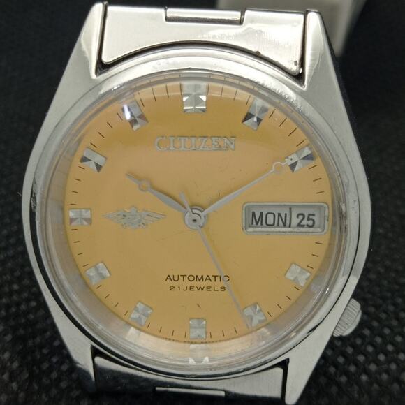 Vintage 1976 Citizen Automatic Mens Silver Watch W/daydate & Gold accents - Picture 3 of 8